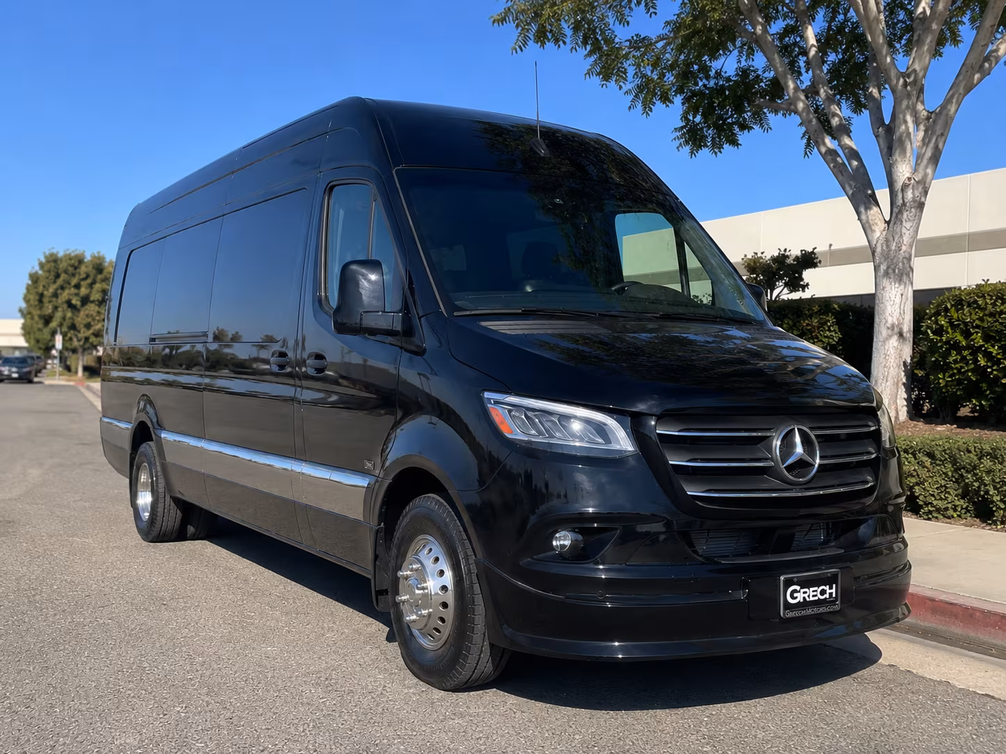 find the perfect transportation for your next airport transfer 3